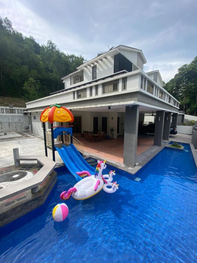 Villa Near Spice Arena 4Br 24Pax With Ktv Pool Table And Kids Swimming Pool Bayan Lepas Exterior photo